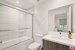 6716 N Royce Ln, Van Nuys, CA 91411 - Photo 24