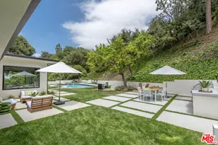 3218 Fond Dr, Encino, CA 91436 - Photo 2