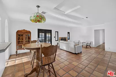 33201 Barber Rd, Santa Clarita, CA 91390 - Photo 16