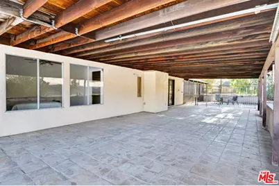 33201 Barber Rd, Santa Clarita, CA 91390 - Photo 8
