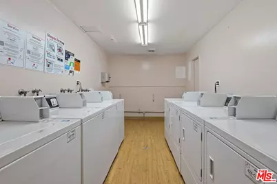 2700 Cahuenga Blvd #2216, Los Angeles, CA 90068 - Photo 42