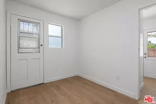 4310 Floral Dr, Los Angeles, CA 90022 - Photo 14