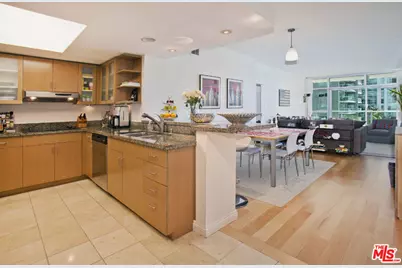 13700 Marina Pointe Dr #630, Marina del Rey, CA 90292 - Photo 2