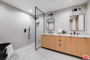 10352 Riverside Dr, Toluca Lake, CA 91602 - Photo 30