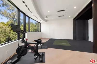 357 Crown Dr, Los Angeles, CA 90049 - Photo 14