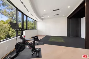 357 Crown Dr, Los Angeles, CA 90049 - Photo 14