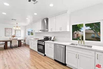 7800 S Victoria Ave, Los Angeles, CA 90043 - Photo 12