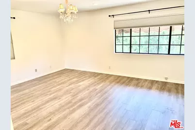 115 N Maple Dr, Beverly Hills, CA 90210 - Photo 16