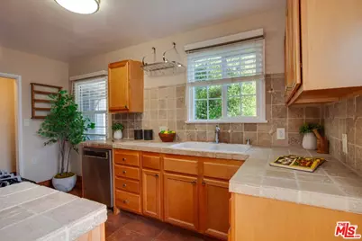 15031 Hartland St, Van Nuys, CA 91405 - Photo 42