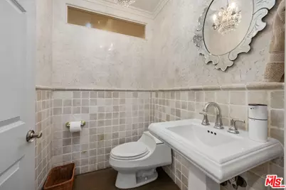 118 Channel Pointe Mall, Marina del Rey, CA 90292 - Photo 10