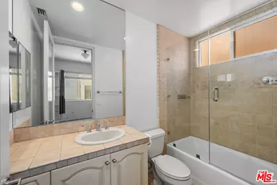 118 Channel Pointe Mall, Marina del Rey, CA 90292 - Photo 20