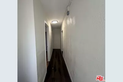 11233 Raymond Ave, Los Angeles, CA 90044 - Photo 14