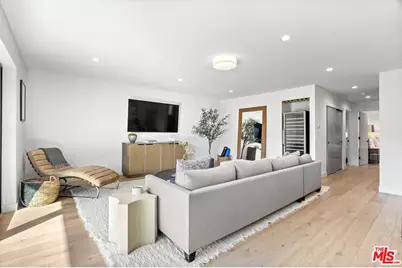 8309 Yucca Trl, Los Angeles, CA 90046 - Photo 32