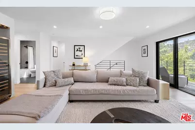 8309 Yucca Trl, Los Angeles, CA 90046 - Photo 16