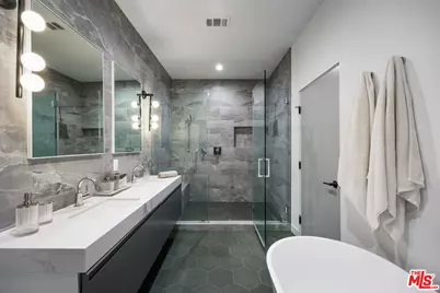 8309 Yucca Trl, Los Angeles, CA 90046 - Photo 28