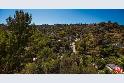 8309 Yucca Trl, Los Angeles, CA 90046 - Photo 36