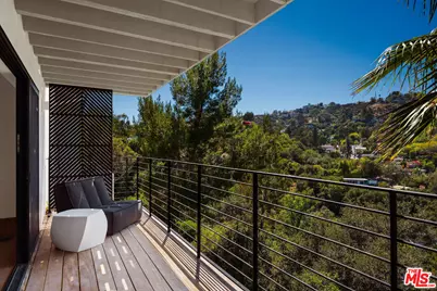 8309 Yucca Trl, Los Angeles, CA 90046 - Photo 32