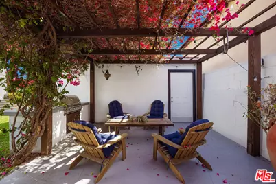 1663 S Genesee Ave, Los Angeles, CA 90019 - Photo 26