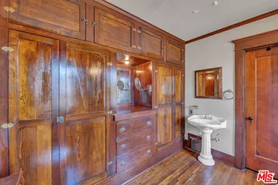 1812 S Bronson Ave, Los Angeles, CA 90019 - Photo 34