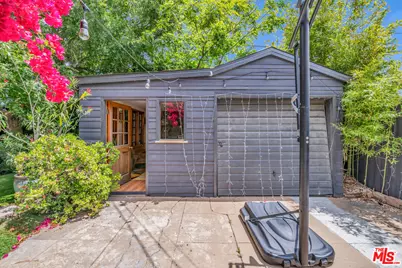 1812 S Bronson Ave, Los Angeles, CA 90019 - Photo 38