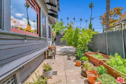 1812 S Bronson Ave, Los Angeles, CA 90019 - Photo 46