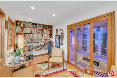 1812 S Bronson Ave, Los Angeles, CA 90019 - Photo 40