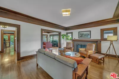 1812 S Bronson Ave, Los Angeles, CA 90019 - Photo 12