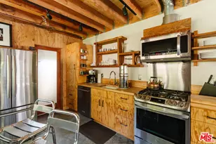 20605 Cheney Dr, Topanga, CA 90290 - Photo 38