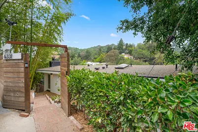 6331 Grape Pl, Los Angeles, CA 90068 - Photo 2