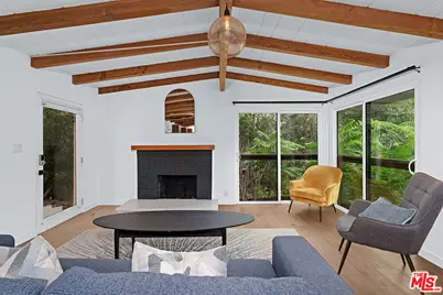 6331 Grape Pl, Los Angeles, CA 90068 - Photo 6