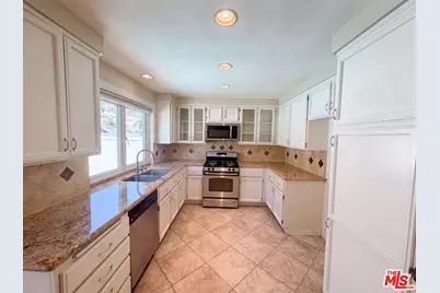 28061 Virginia, Mission Viejo, CA 92692 - Photo 2