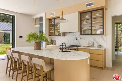 1749 Mandeville Ln, Los Angeles, CA 90049 - Photo 24