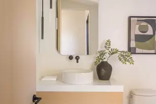 1749 Mandeville Ln, Los Angeles, CA 90049 - Photo 50