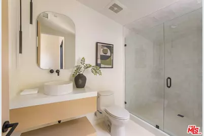 1749 Mandeville Ln, Los Angeles, CA 90049 - Photo 48