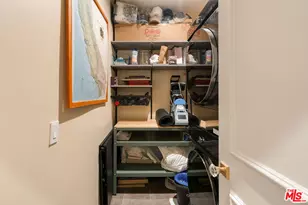 585 N Rossmore Ave, Los Angeles, CA 90004 - Photo 20