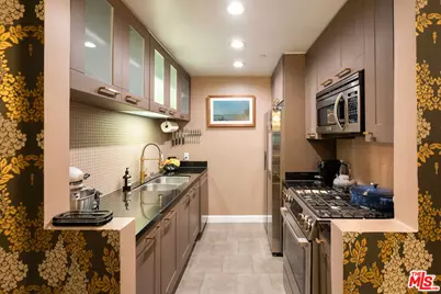 585 N Rossmore Ave #407, Los Angeles, CA 90004 - Photo 6