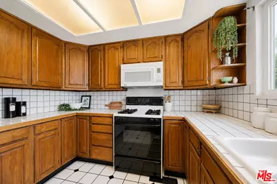 3543 Lavell Dr, Los Angeles, CA 90065 - Photo 10