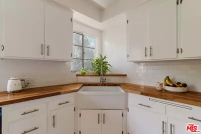 4501 Finley Ave #10, Los Angeles, CA 90027 - Photo 14