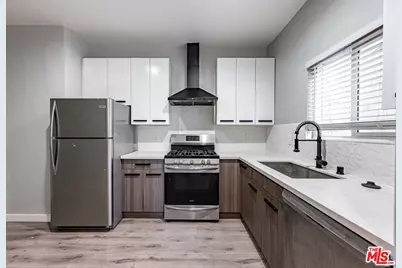 747 S New Hampshire Ave, Los Angeles, CA 90005 - Photo 6