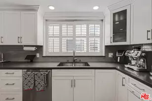 5215 White Oak Ave, Los Angeles, CA 91316 - Photo 10