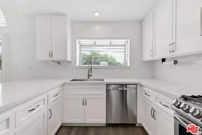 2550 S Centinela Ave #106, Los Angeles, CA 90064 - Photo 14