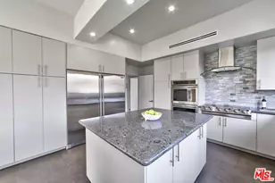 339 N Palm Dr, Beverly Hills, CA 90210 - Photo 14