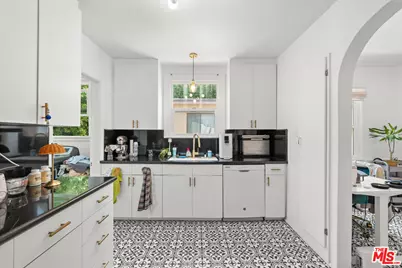 915 S Wooster St, Los Angeles, CA 90035 - Photo 12