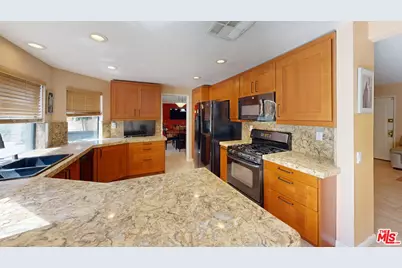 17032 Goya St, Los Angeles, CA 91344 - Photo 22