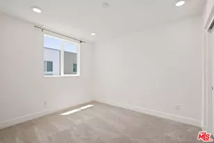 5262 N Rainier Wy, Valley Village, CA 91607 - Photo 14