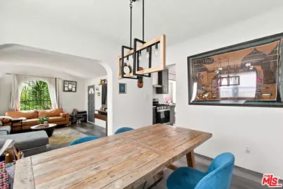 8920 Dalton Ave, Los Angeles, CA 90047 - Photo 10