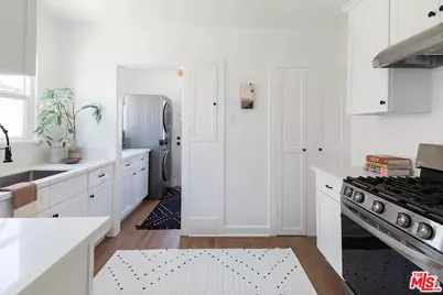 1744 W 36th Pl, Los Angeles, CA 90018 - Photo 6