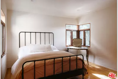 179 Beloit Ave, Los Angeles, CA 90049 - Photo 24