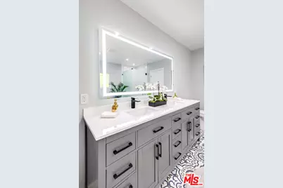12304 Addison St, Los Angeles, CA 91607 - Photo 32