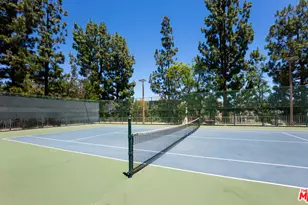 100 S Doheny Dr, Los Angeles, CA 90048 - Photo 14